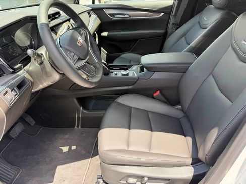 New 2026 Cadillac XT5 Luxury AWD/4WD image 11