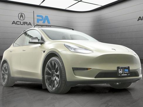 Used 2021 Tesla Model Y Long Range image 34