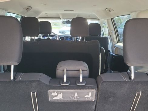 Used 2020 Chrysler Voyager L FWD image 12