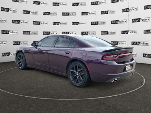 Used 2022 Dodge Charger SXT w/ Blacktop Package RWD image 4