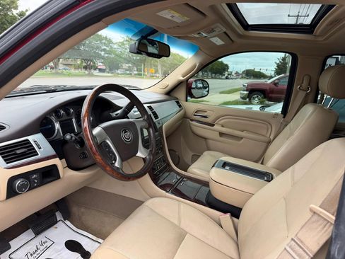 Used 2014 Cadillac Escalade Luxury AWD/4WD image 10