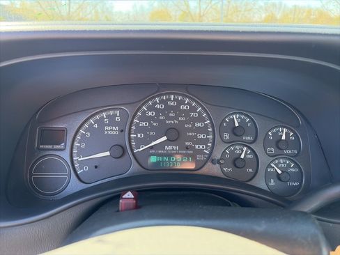 Used 2002 Chevrolet Silverado 1500 2WD Regular Cab image 12