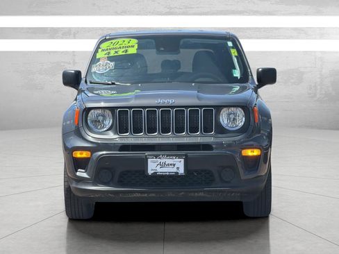 Used 2023 Jeep Renegade Latitude AWD/4WD image 3