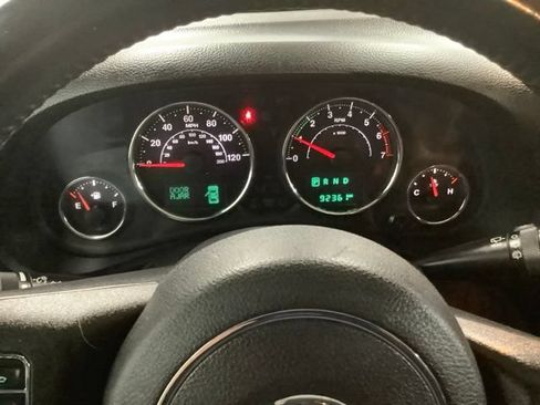Used 2018 Jeep Wrangler Unlimited Sahara w/ Dual Top Group AWD/4WD image 15