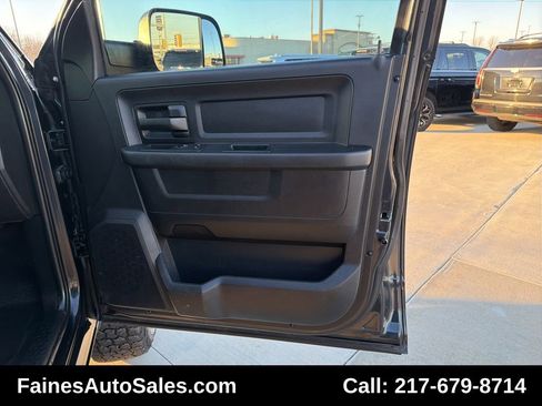 Used 2016 RAM 2500 Tradesman w/ Chrome Appearance Group image 98