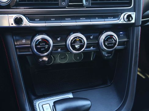 Used 2022 Genesis G70 3.3T image 26