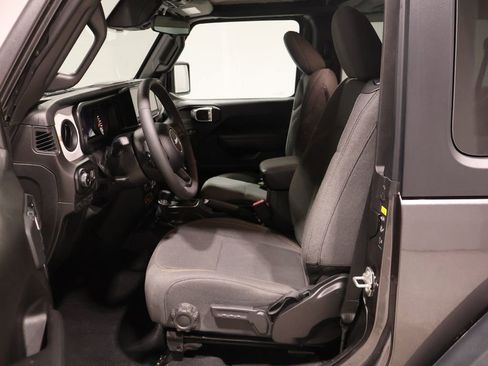 Certified 2025 Jeep Wrangler Willys image 12