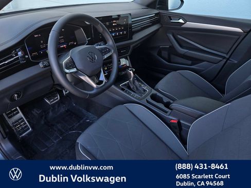 Certified 2025 Volkswagen Jetta Sport FWD image 9