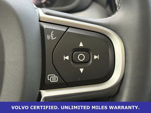 Certified 2025 Volvo XC60 B5 Core image 19