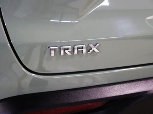 Used 2025 Chevrolet Trax ACTIV w/ Sunroof Package FWD image 12