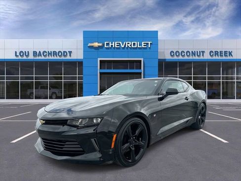 Used 2018 Chevrolet Camaro LT RWD image 4