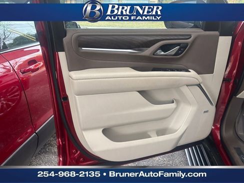 Used 2021 GMC Yukon Denali w/ Denali Premium Package image 11