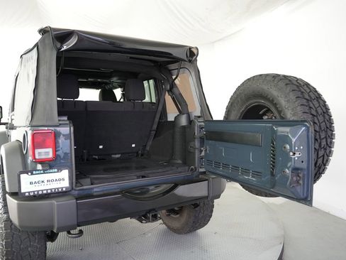 Used 2018 Jeep Wrangler Unlimited Sport AWD/4WD image 30