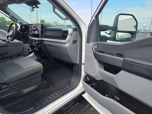 Used 2025 Ford F250 XLT w/ FX4 Off-Road Package AWD/4WD image 23