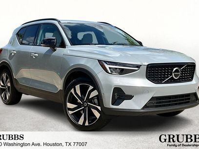 New 2026 Volvo XC40 B4 Plus w/ Protection Package Premier