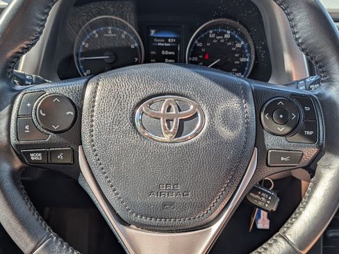 Used 2017 Toyota RAV4 XLE AWD/4WD image 25