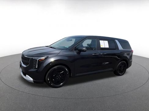 Used 2026 Kia Carnival FWD image 7