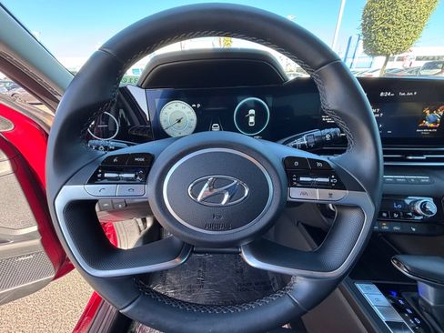 Used 2023 Hyundai Elantra Limited FWD image 23