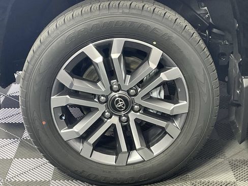 New 2026 Toyota 4Runner Limited AWD/4WD image 9