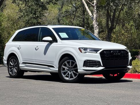 Used 2023 Audi Q7 2.0T Premium Plus AWD/4WD image 2