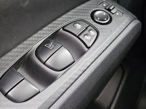 Used 2025 Nissan Altima 2.5 SV image 17