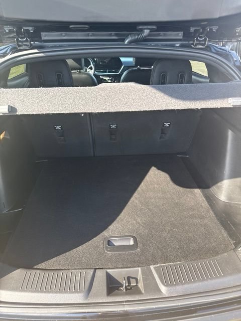 Used 2024 Chevrolet Trax RS w/ Sunroof Package FWD image 22