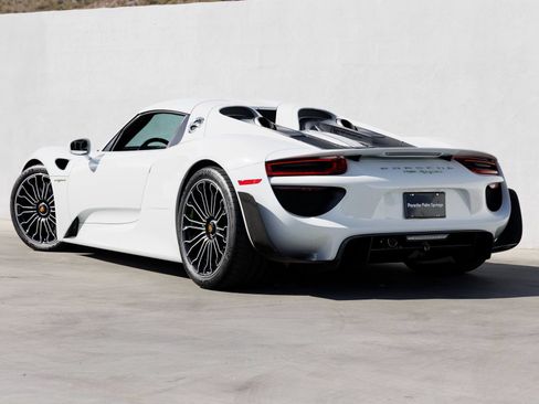 Used 2015 Porsche 918 Spyder AWD/4WD image 3