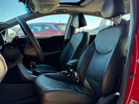 Used 2016 Hyundai Elantra Limited w/ Option Group 04 FWD image 7