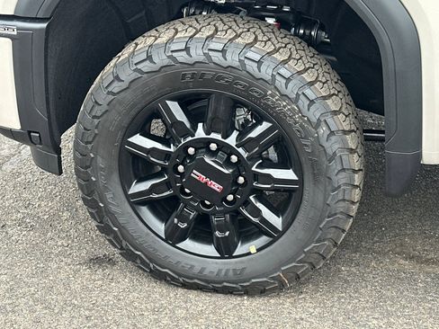 New 2026 GMC Sierra 2500 AT4 w/ AT4 Premium Plus Package image 31