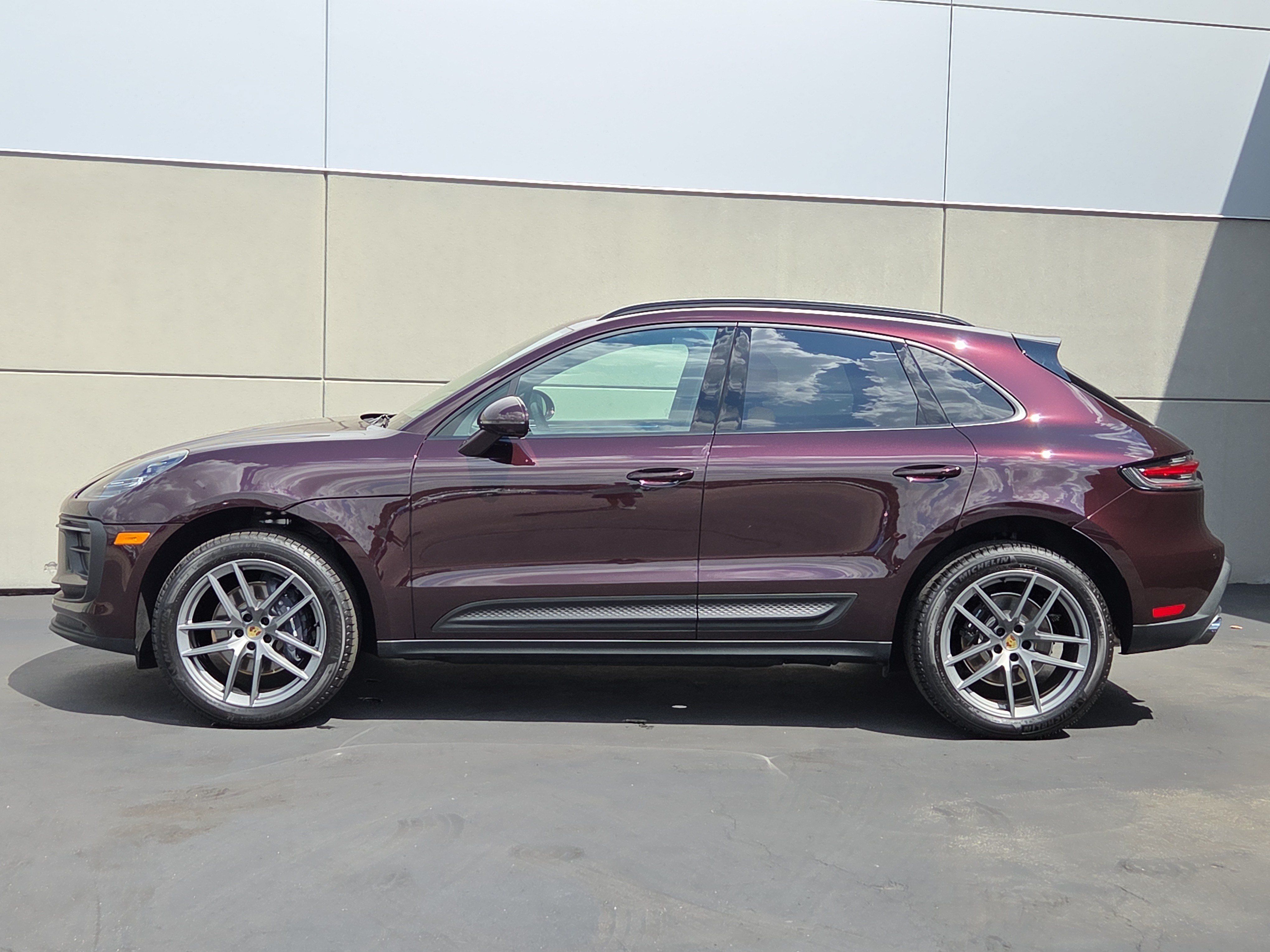 Certified 2025 Porsche Macan AWD/4WD image 2