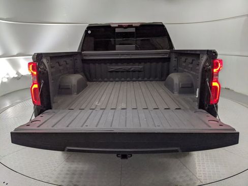 Used 2024 Chevrolet Silverado 1500 ZR2 w/ Technology Package image 24