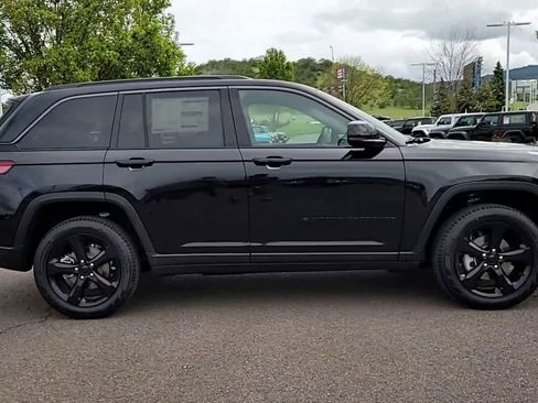 New 2026 Jeep Grand Cherokee Limited AWD/4WD image 9