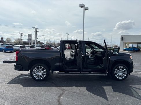 Used 2024 Chevrolet Silverado 1500 High Country w/ High Country Premium Package AWD/4WD image 18