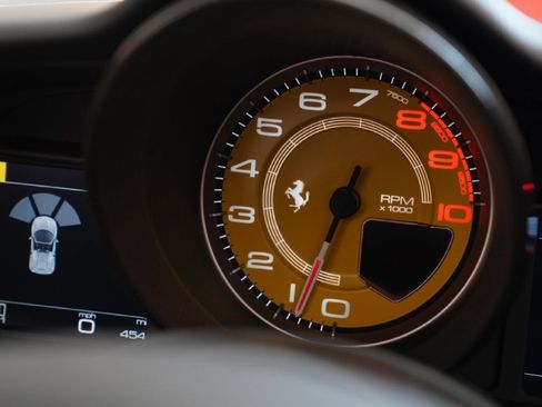 Used 2018 Ferrari 488 Spider RWD image 32