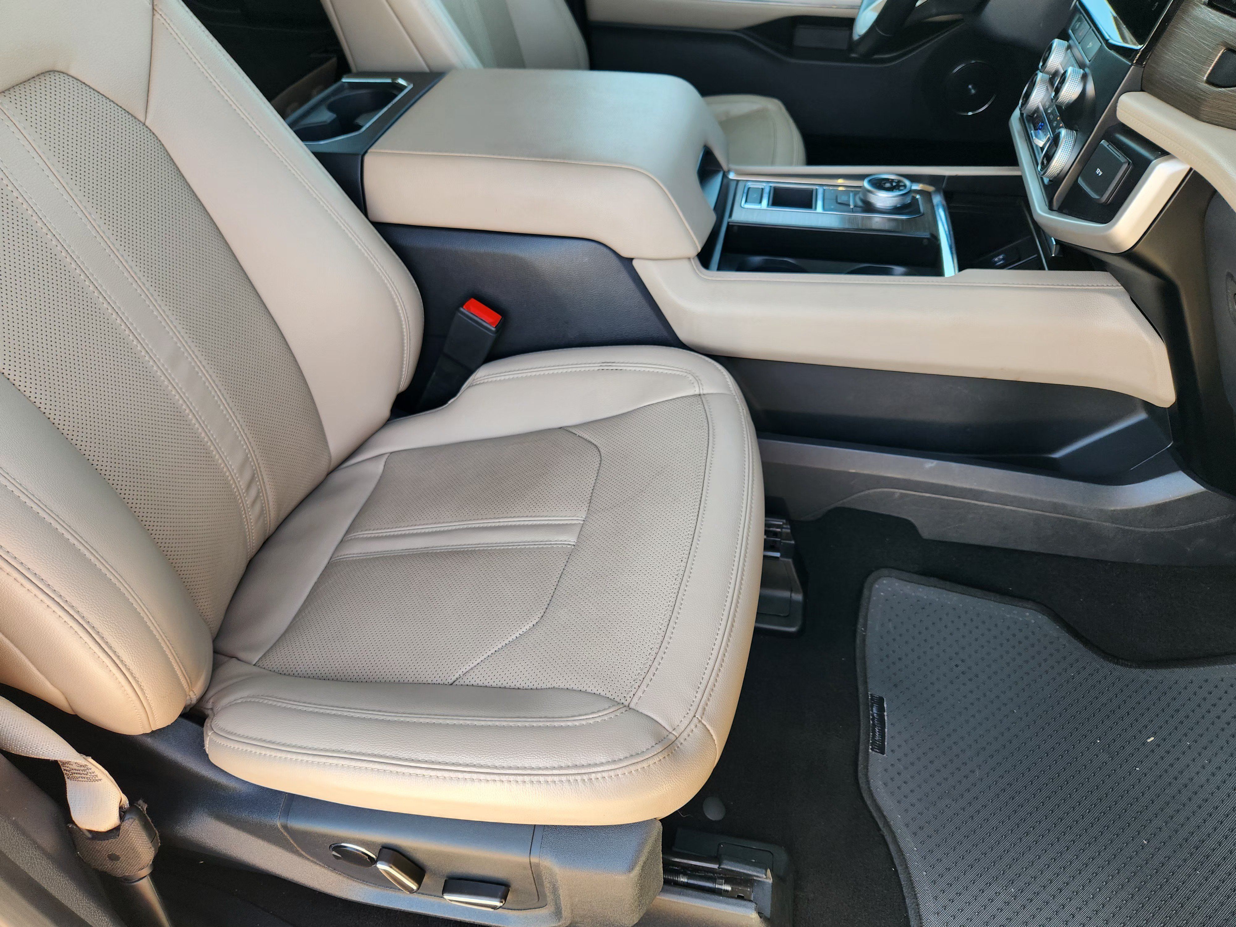 Used 2024 Ford Expedition Max Limited RWD image 15