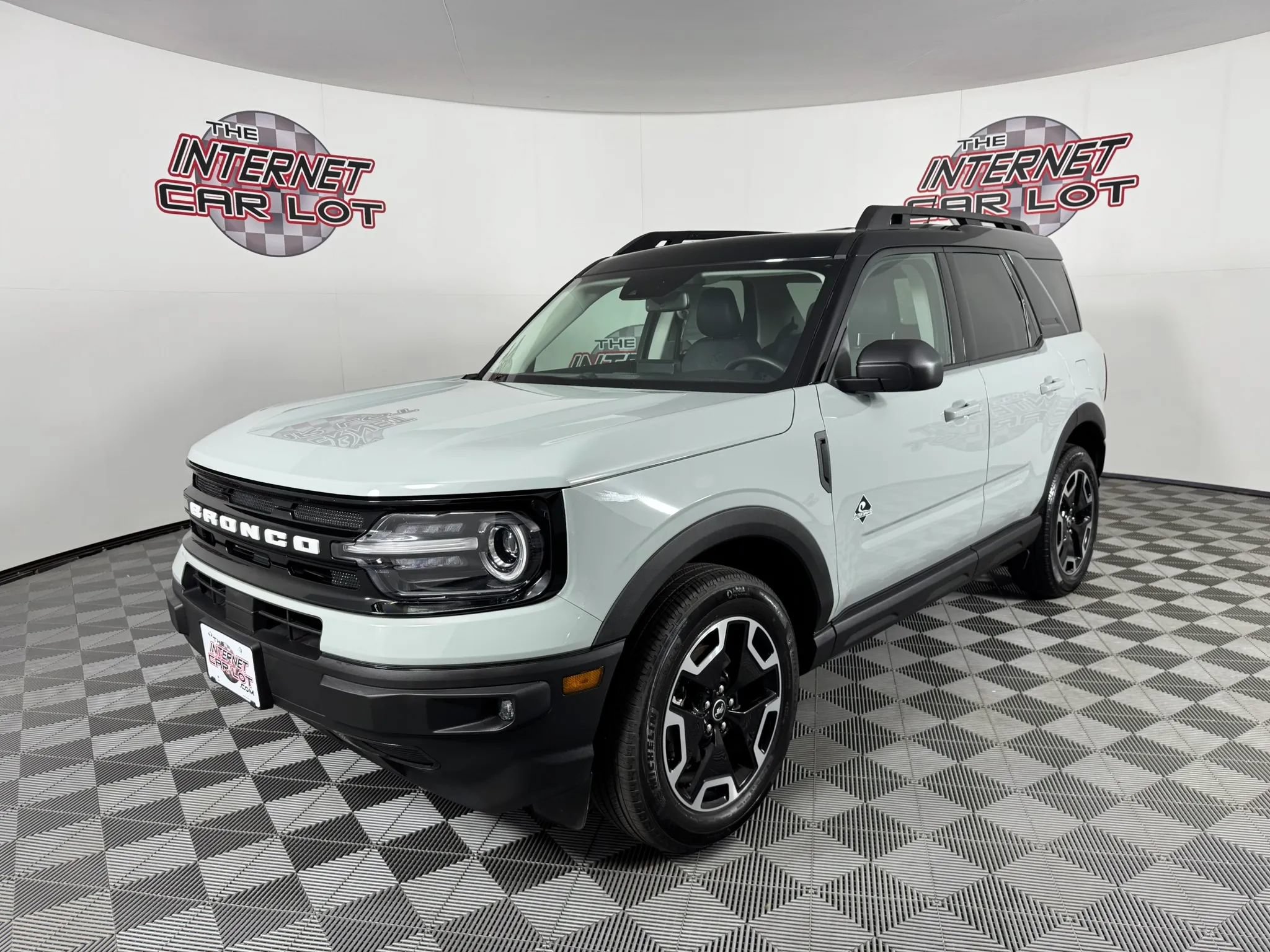 Used 2024 Ford Bronco Sport Outer Banks w/ Tech Package AWD/4WD image 3