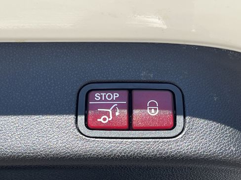 Used 2017 Mercedes-Benz GLS 450 4MATIC image 29