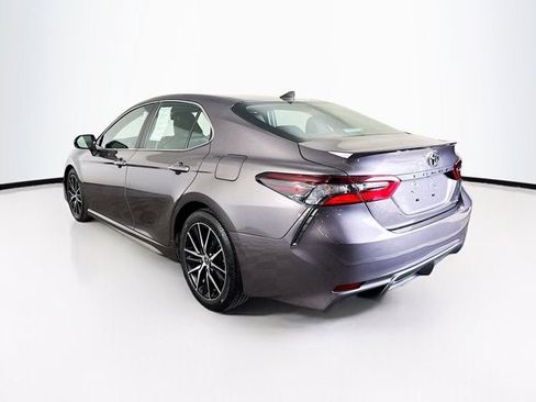 Used 2022 Toyota Camry SE w/ Cold Weather Package AWD/4WD image 7
