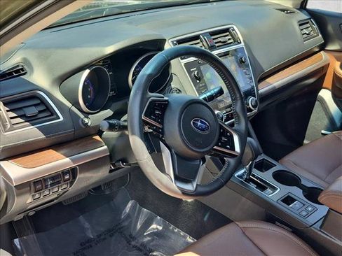 Used 2019 Subaru Outback 3.6R Touring w/ Popular Package #3A AWD/4WD image 10