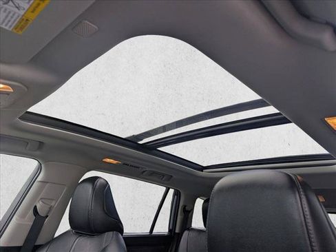 Used 2022 Toyota Highlander Platinum AWD/4WD image 23