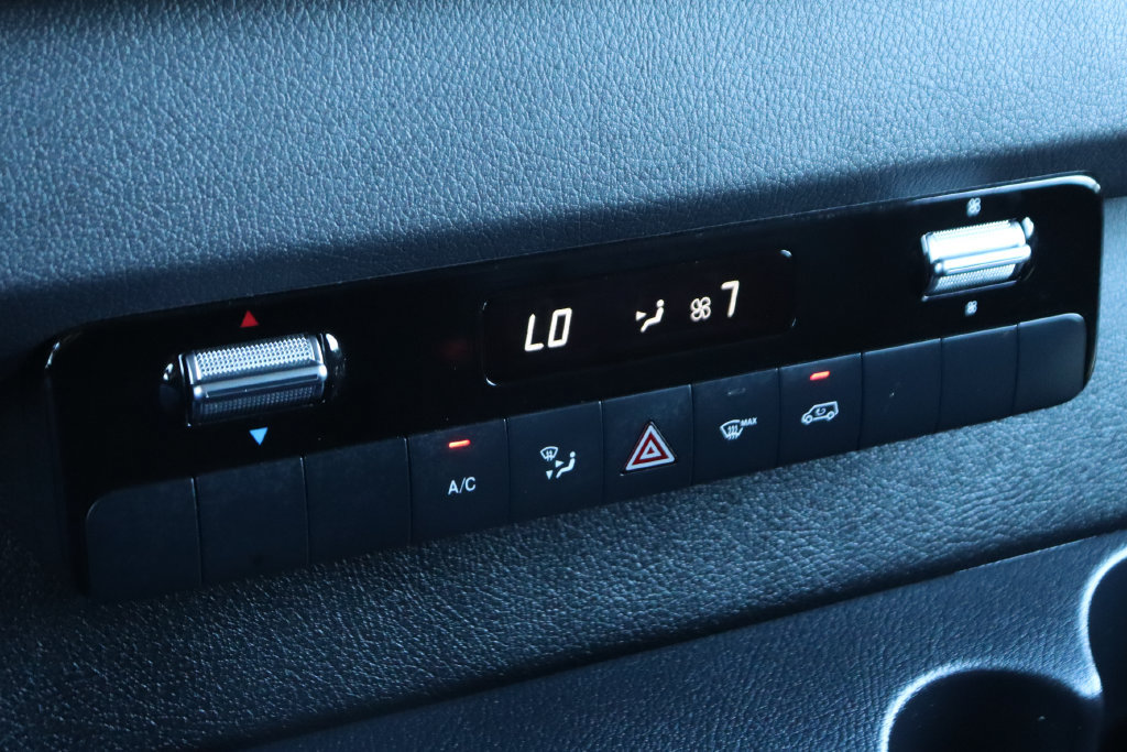 Used 2025 Mercedes-Benz Sprinter 2500 image 36