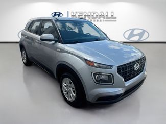 Used 2021 Hyundai Venue SE FWD video 1