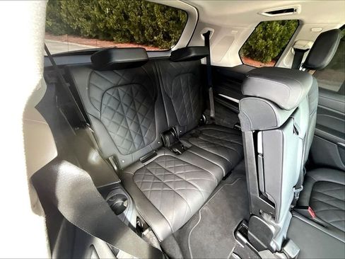 Used 2025 BMW X7 xDrive40i AWD/4WD image 17