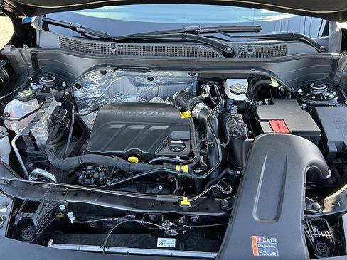 Certified 2024 Chevrolet Trax RS w/ Driver Confidence Package FWD image 32