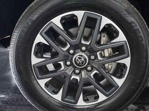 Used 2023 Toyota Tundra Limited AWD/4WD image 4
