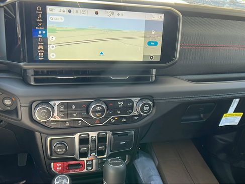 New 2025 Jeep Gladiator Rubicon AWD/4WD image 23