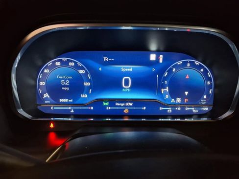 Used 2022 Chevrolet Suburban RST w/ Sport Performance Package image 31