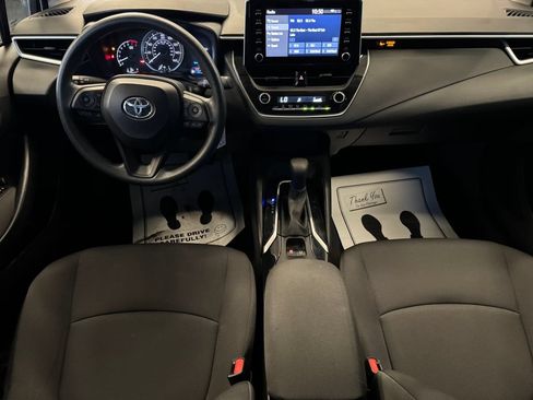 Used 2020 Toyota Corolla LE FWD image 9