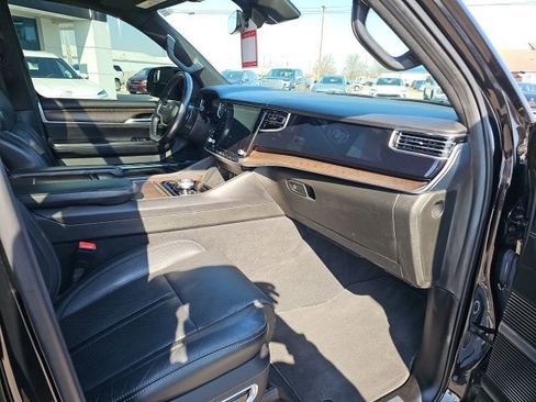 Used 2022 Jeep Grand Wagoneer Series I w/ Flexible Seating Group image 39