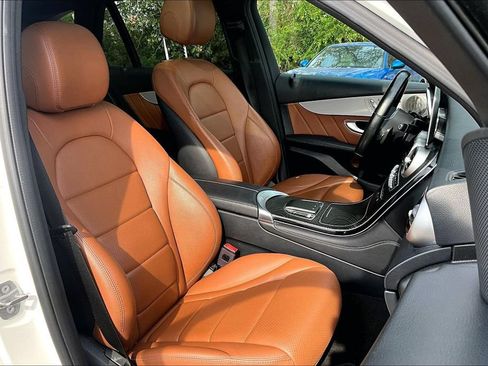Used 2021 Mercedes-Benz GLC 300 4MATIC w/ AMG Line image 9